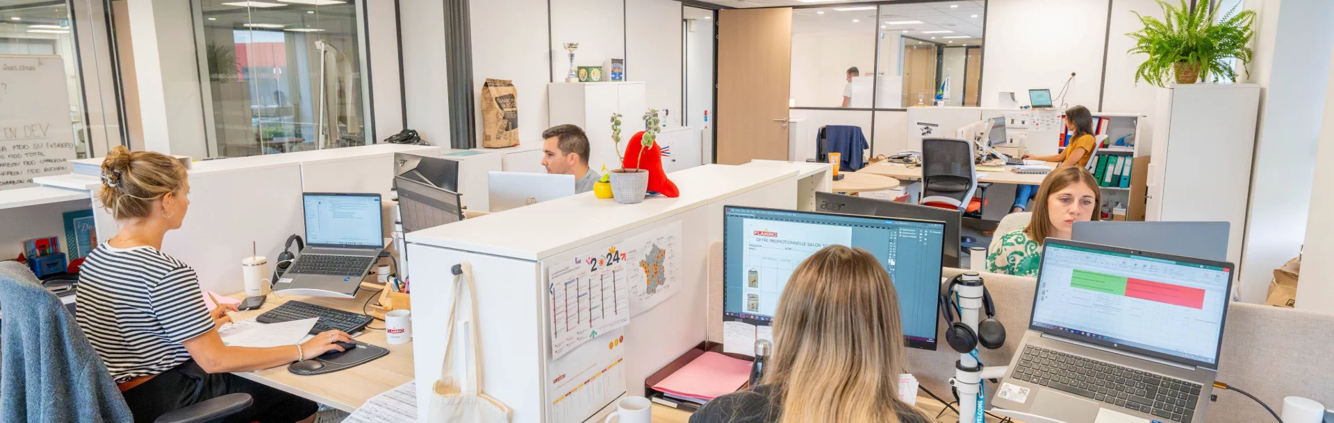 headerrecrutement desk.png